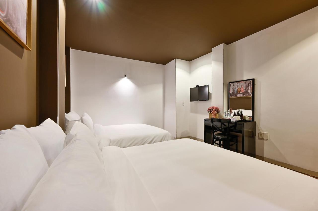 The Noble Swan Hotel New World ホーチミン市 エクステリア 写真